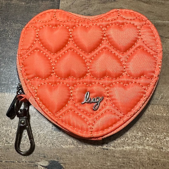 Lug Quilted Heart Pouch - Picture 1 of 3